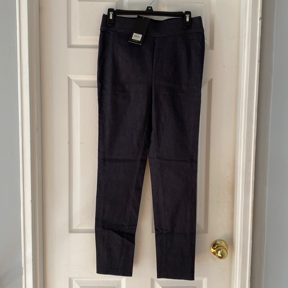 New Jones of NY slip on charcoal pant-smoke free home - Picture 1 of 3